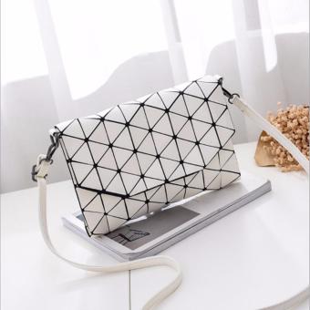 Bag กระเป๋าสะพายไหล่ สุดหรู ดูดี มีสไตล์ (White) Bag กระเป๋าสะพายไหล่ สุดหรู ดูดี มีสไตล์ (White)