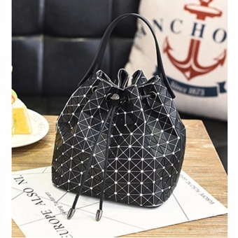 ดูภาพ กระเป๋าถือแฟชั่น ผู้หญิง no.1 (Black/White) เพิ่มเติม กระเป๋าถือแฟชั่น ผู้หญิง no.1 (Black/White)