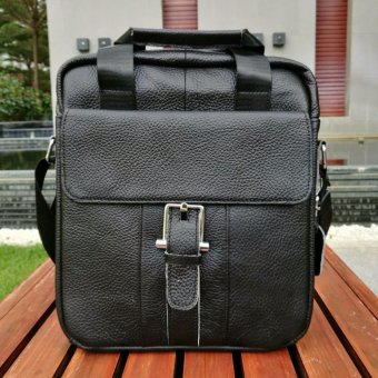 ดูภาพ Leather Inc กระเป๋าสะพายแบบมีหูหิ้ว หนังแท้ รุ่น K502-5(สีดำ) <br/>เพิ่มเติม Leather Inc กระเป๋าสะพายแบบมีหูหิ้ว หนังแท้ รุ่น K502-5(สีดำ)