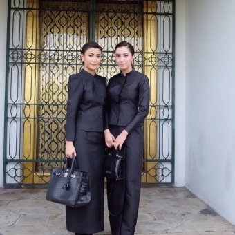 ชุดไทยจิตรดา งานทอผ้าไหมฝรั่งเศสสุดหรู สีดำ ชุดงานพระราชพิธีชุดไทยจิตลดา -สีดำ ชุดไทยจิตรดา งานทอผ้าไหมฝรั่งเศสสุดหรู สีดำ ชุดงานพระราชพิธีชุดไทยจิตลดา -สีดำ